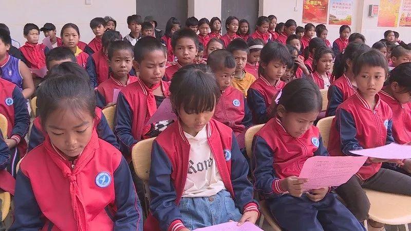 男子勇救落水女孩，却遭家属误解，一场关于人性光辉与误解的纠葛