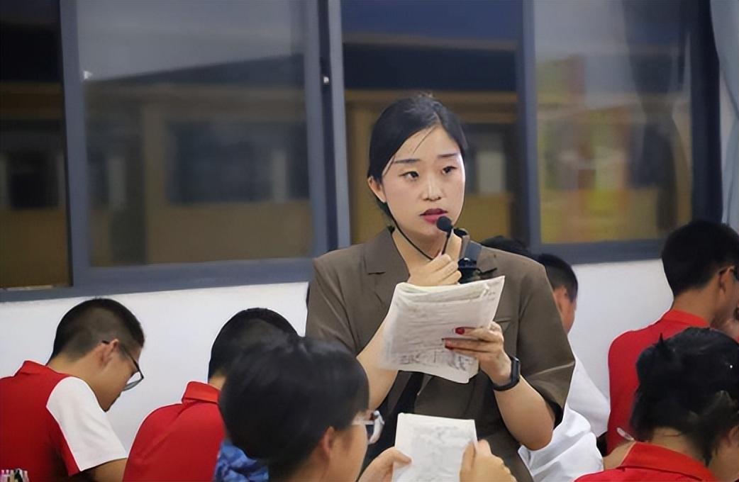河南一小学举办90余桌毕业宴，童年的盛宴与成长的告别