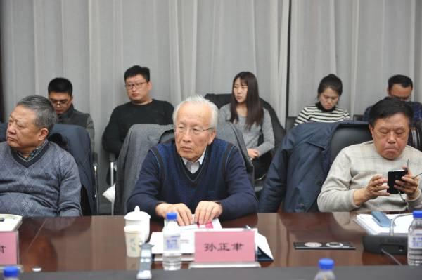 北大哲学系主任毕业致辞火了，智慧与人文的共鸣