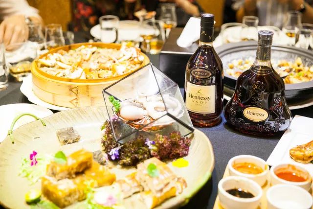 挪威国家队紧急从本土订购大批海鲜，一场关于美食与激情的海味盛宴