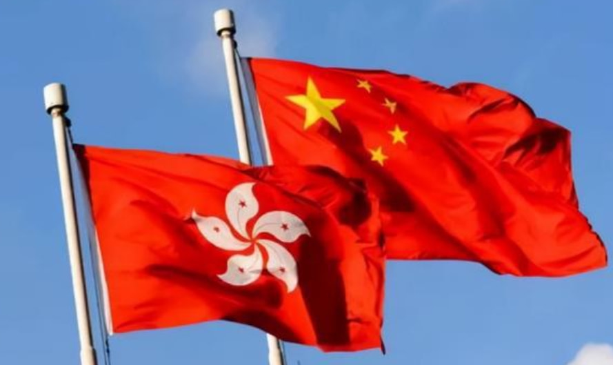 太空挂上了香港特区区旗，梦想与现实的交汇